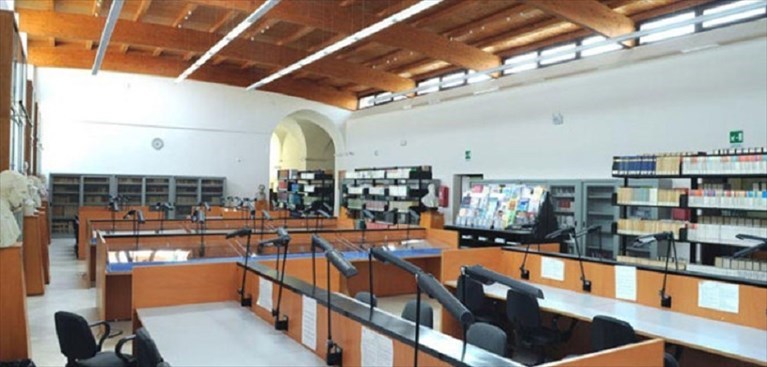 biblioteca comunale molfetta - pre ristrutturazione - vecchia ambientazione